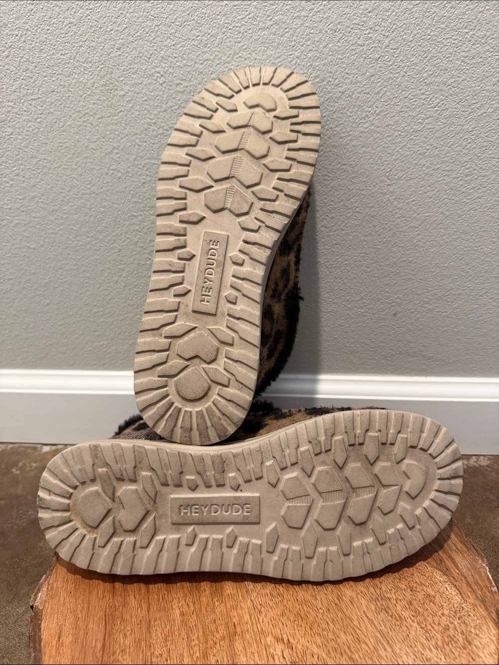 Leopard Print Slip-On Cozy Shoes - Picture 6 of 6